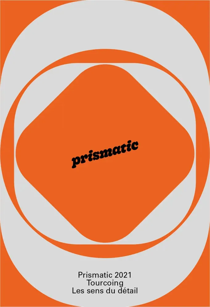 Le titre du festival assez petit au milieux de grandes formes géométriques.