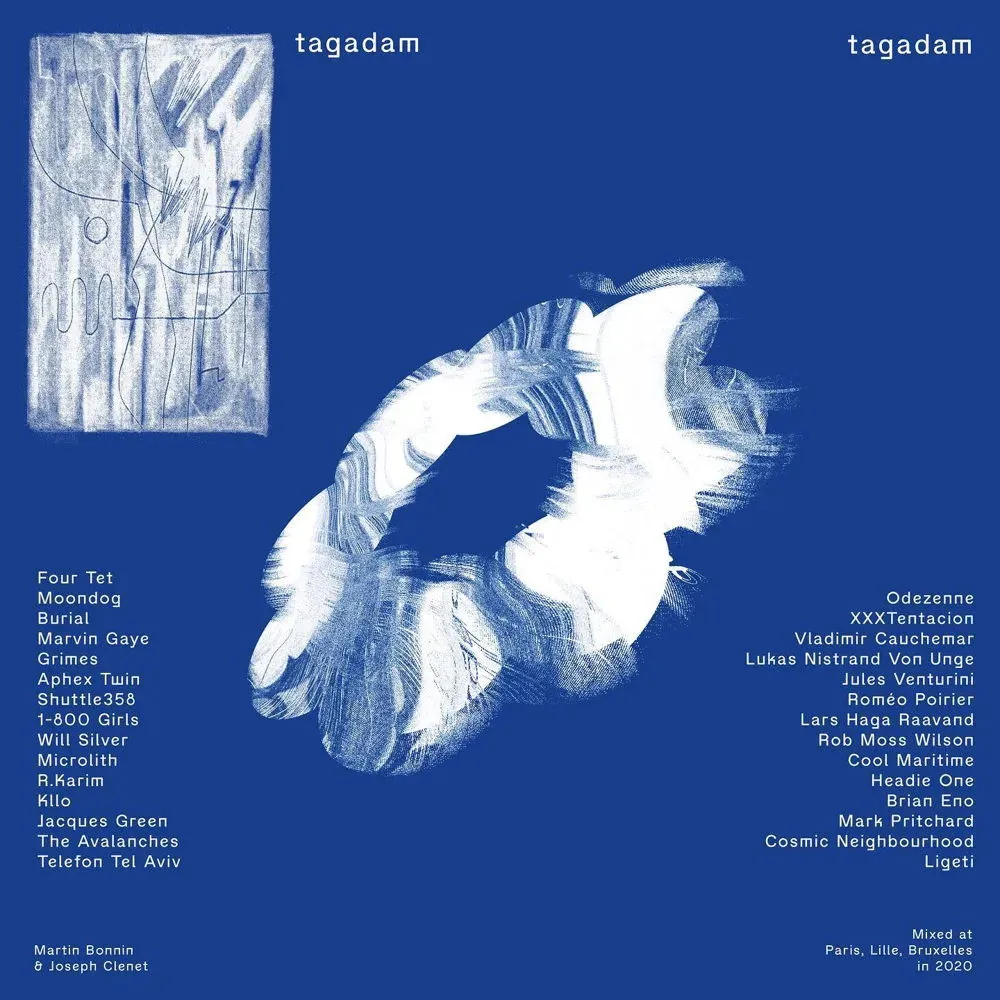 Le visuel a un fond bleu uni, utilise le même dessin, non déformé, en haut à droite, en blanc, le même symbole altéré au centre, la tracklist et les crédits à gauche et à droite.