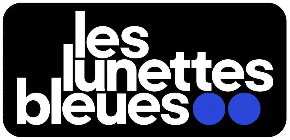 Le même logotype en blanc sur un cartouche noir, avec les deux ronds toujours en bleu.